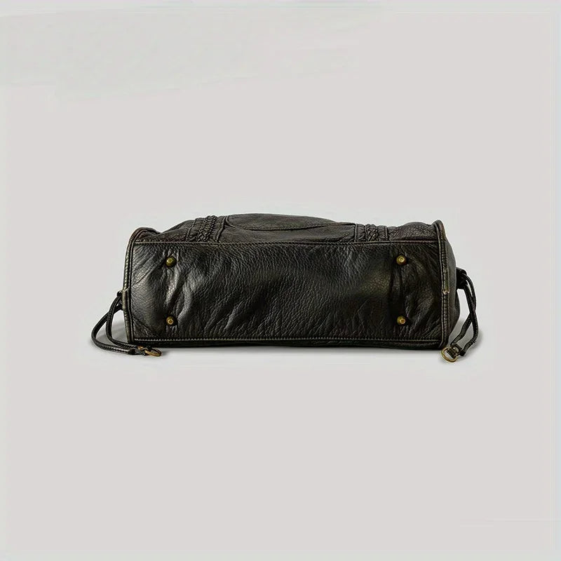 Sac à main en cuir noir avec poche zippée