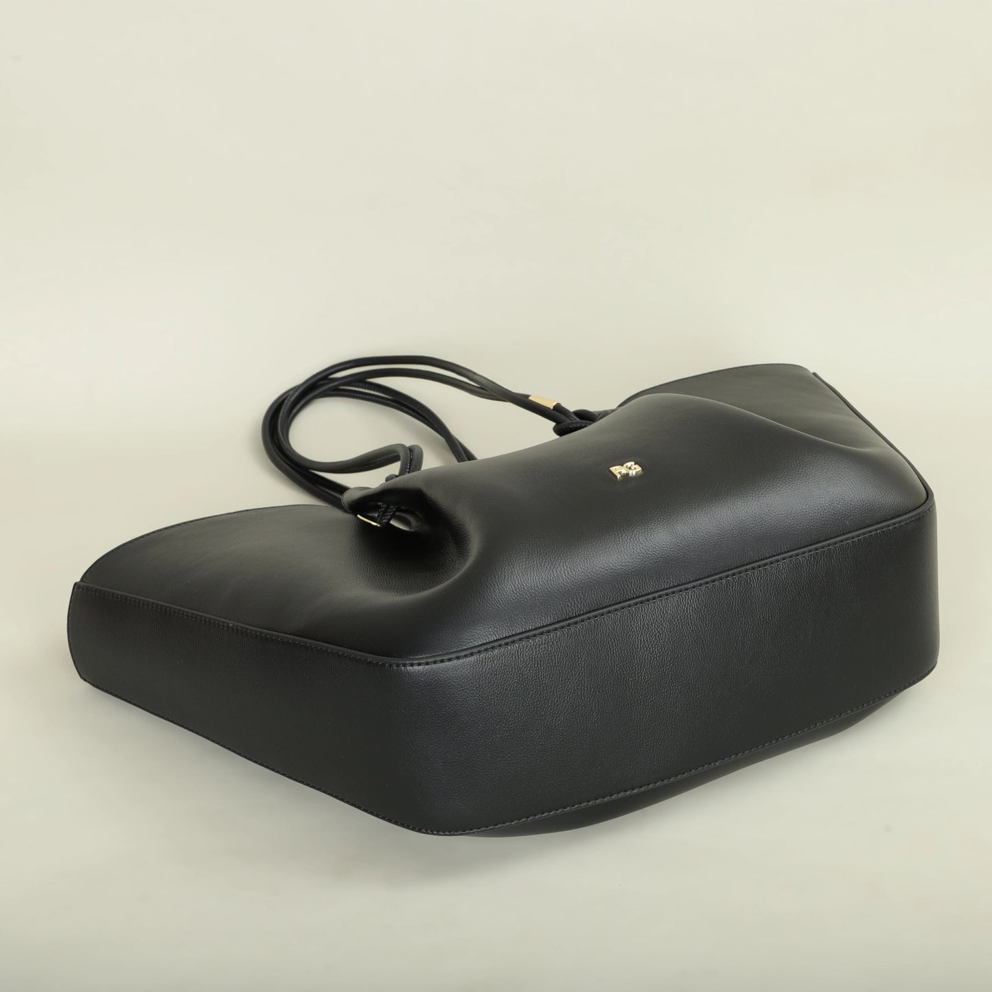 Sac cabas noir en cuir lisse – grandes anses