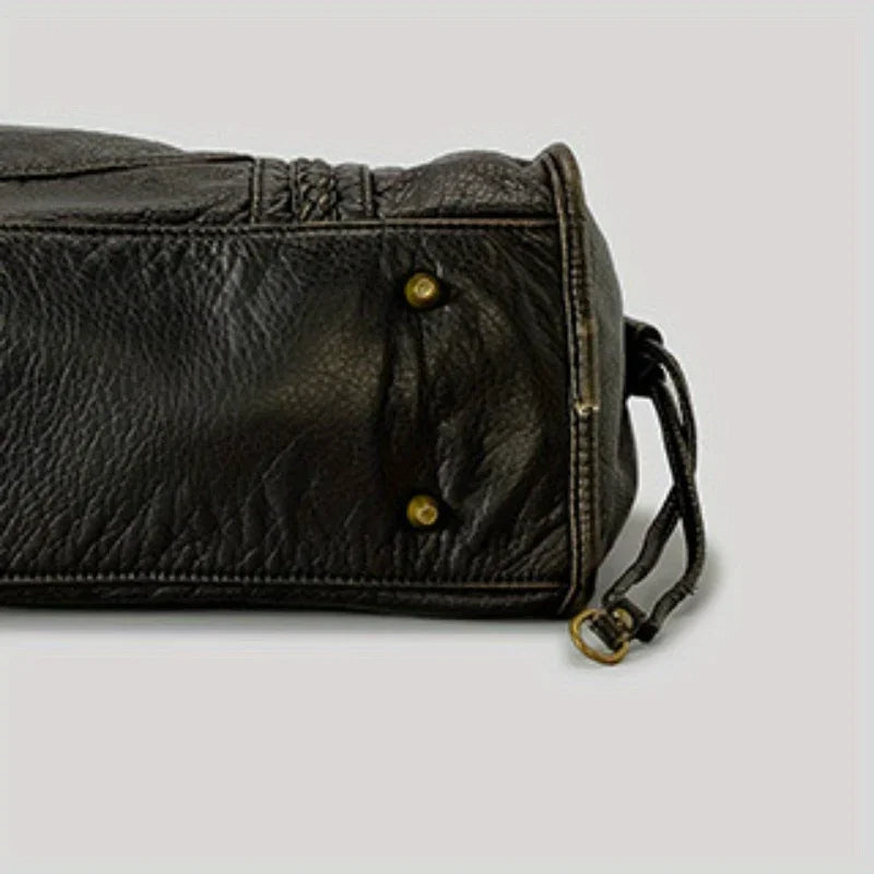 Sac à main en cuir noir avec poche zippée