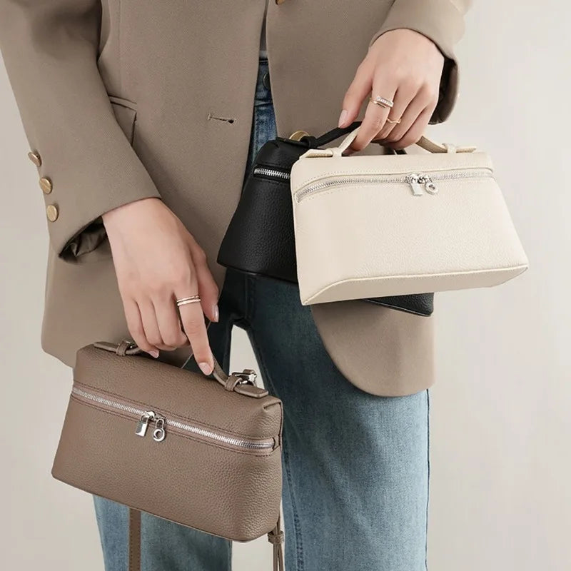 Sac bandoulière noir en cuir grainé avec fermeture éclair